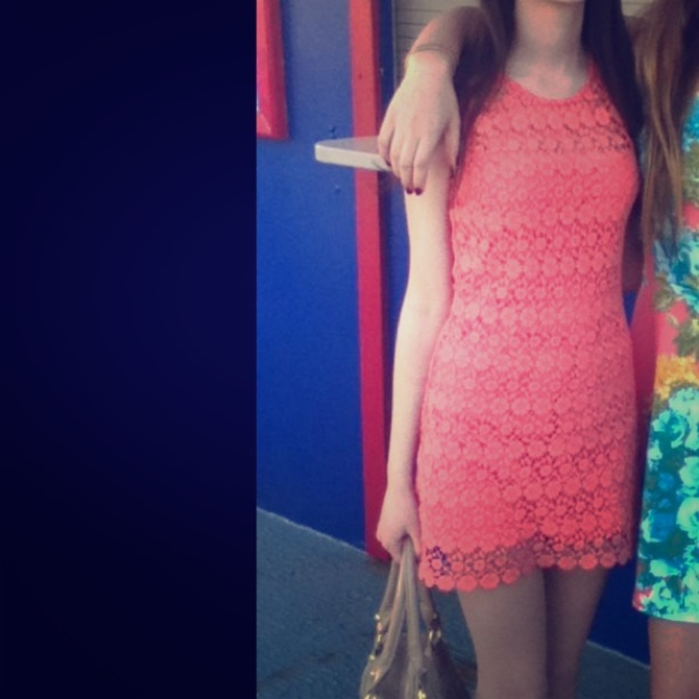 Sleeveless peach lace dress